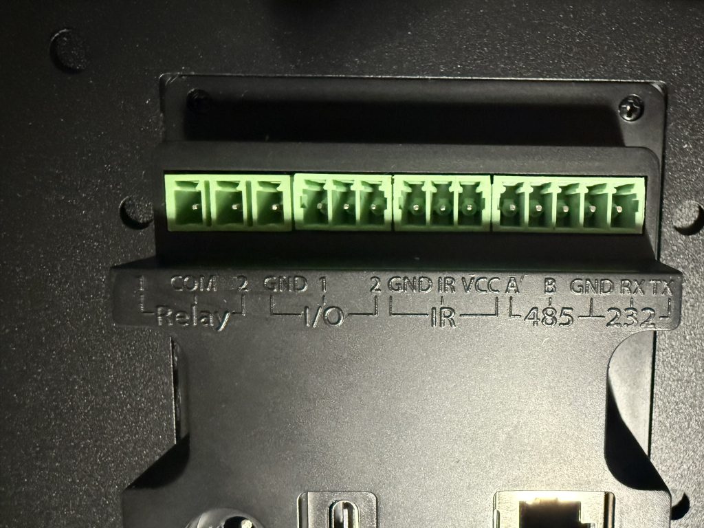 Connecteur bornes SMT1019 – ports Relay, RS485, RS232, IR et I/O de la tablette domotique murale Android 14